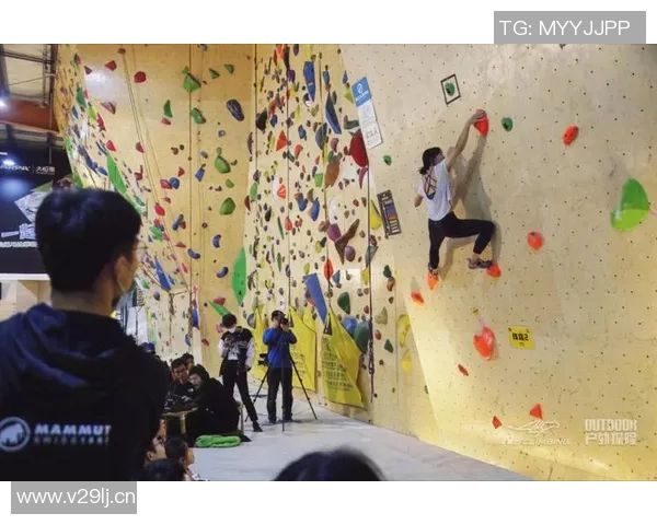 成都攀岩队耐力对比分析探讨攀岩运动员的训练与表现差异