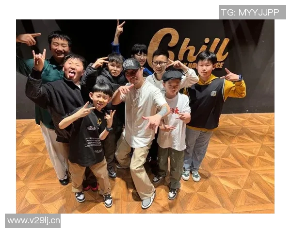 杭州街舞队灵活性探秘：舞动城市的节奏与激情